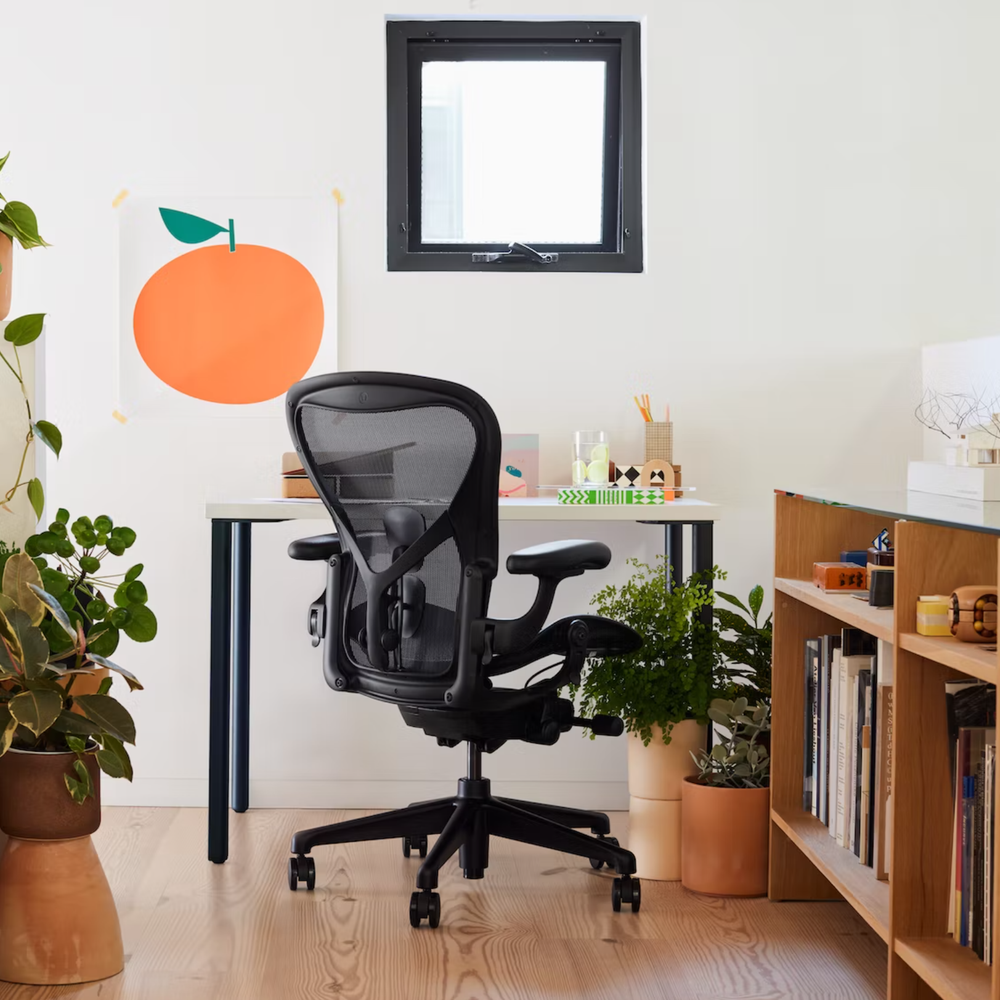 Ghế Công Thái Học Herman Miller Aeron (Size B - Chân nhựa - Graphite - Mới, Full box, Nhập khẩu)