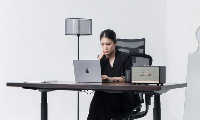 Giá bàn nâng hạ NiceDesk so với thị trường: Tốt theo cách rất riêng!