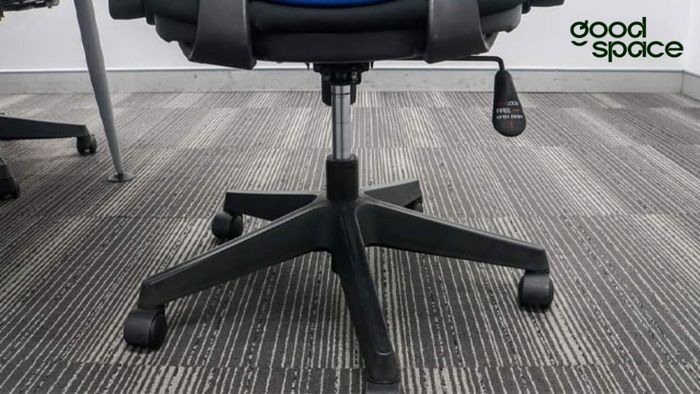 Cách sửa ghế xoay văn phòng bị tụt nhanh, đơn giản tại nhà